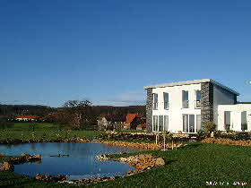 Schwimmteich-Bild-Haus02