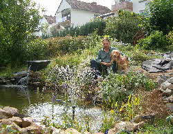 Schwimmteich-Foto-mit-Hund