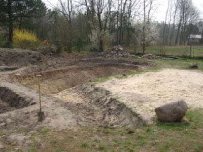 Schwimmteich selber bauen im Garten